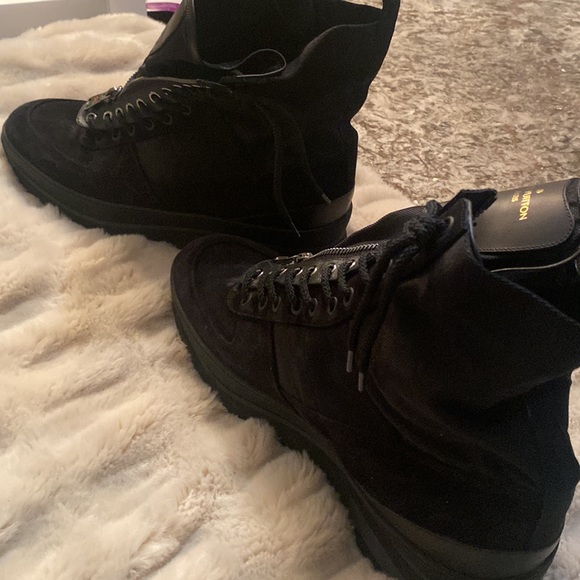 Louis Vuitton Eclipse Monogram Harlem Sneaker - Picture 3 of 6